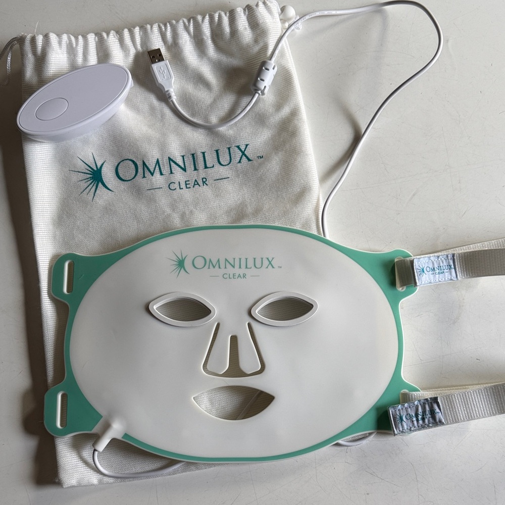 Omnilux Clear LED Therapy Face Mask — White & Mint